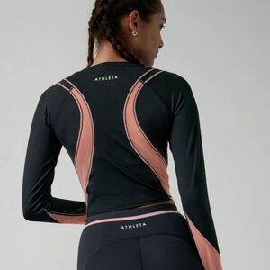 ATHLETA IGNITE Top in Black/Palermo Pink